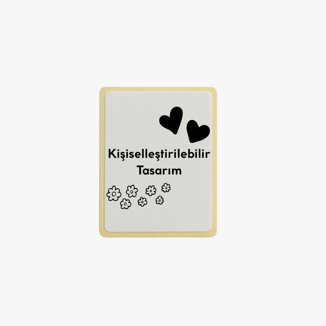 Kişiselleştirilebilir tasarım sticker – 40x58 mm ölçüsünde, 100’lü set halinde sunulur. Canva üzerinden hazırlayacağınız özel tasarımlar PDF formatında basılır ve markanıza özel hale getirilir. Güçlü yapışkan özelliği sayesinde paket, koli veya zarflara kolayca uygulanır. E-ticaret gönderilerinizde markanızı öne çıkararak fark yaratır.