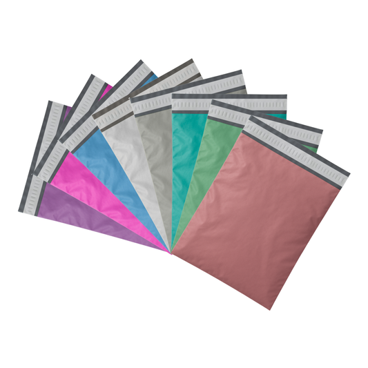 Cepsiz renkli kargo poşeti seti (35x45+5 cm) – toplam 600 adet ve 6 farklı renkten oluşur. Dayanıklı ve su geçirmez yapısıyla e-ticaret ve kargo gönderilerinde ürünlerinizi güvenle korur. Hotmelt tutkallı bant sayesinde tek seferde kapanır, açılmaz. Canlı renkleriyle dikkat çeker, müşteri memnuniyetini artırır.